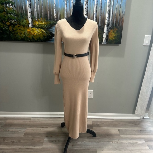 Dresses & Skirts - Elegant Long Sleeve sweater Maxi Dress in Beige